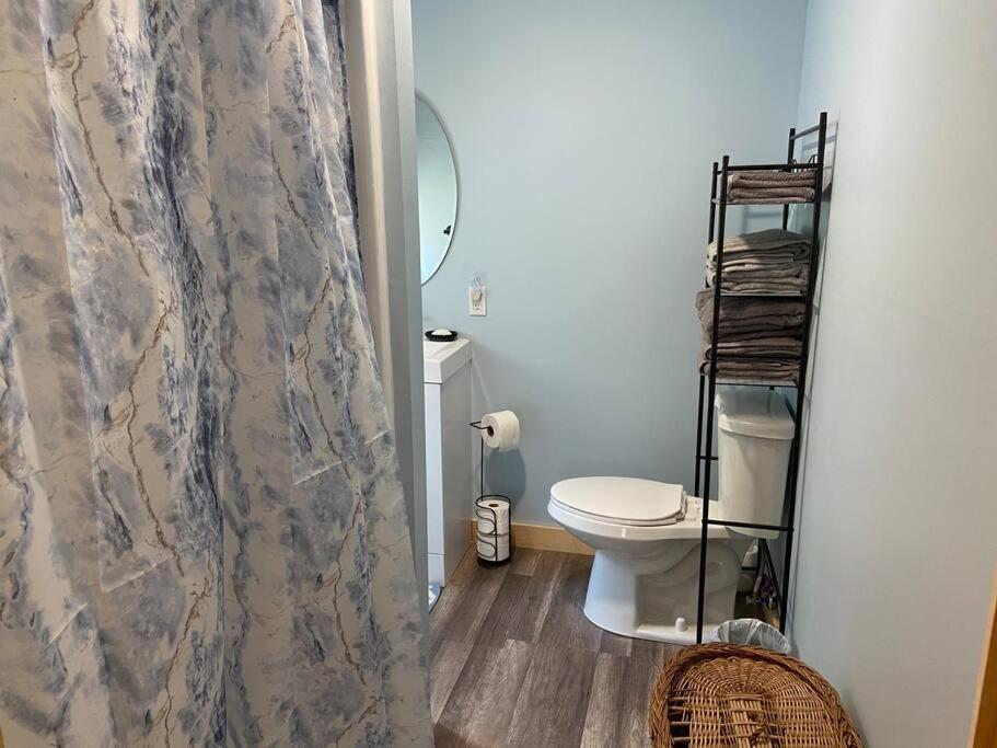 Holiday home Cedar Creek! Privacy, Quick Walk To The
