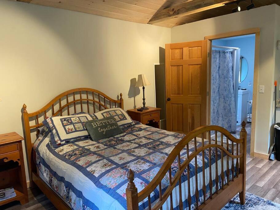 Holiday home Cedar Creek! Privacy, Quick Walk To The *